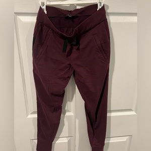 Athleta women’s purple joggers. Size xs.